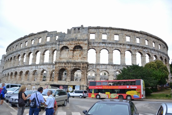 koloseum pula