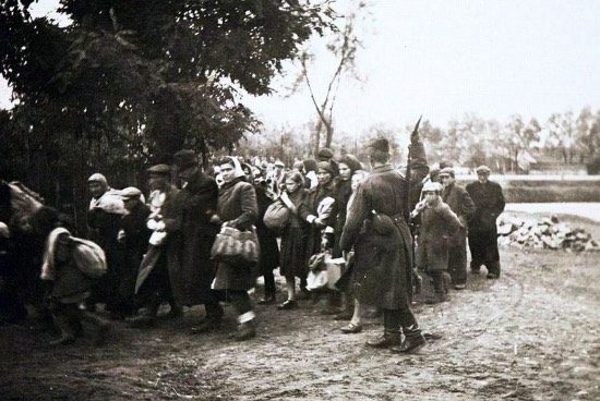 1942